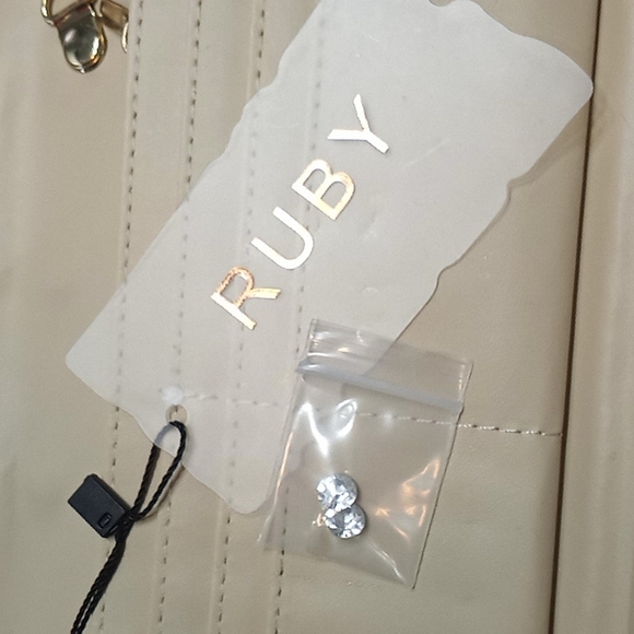 Ruby Pearl Wallet - Picture 3 of 7